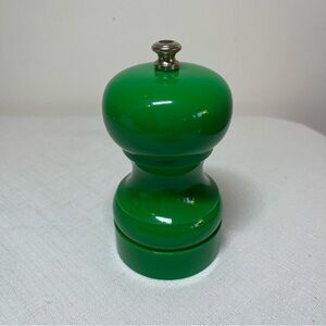 Peter Piper Green Pepper Mill. Vintage 1980’s. Made in Canada